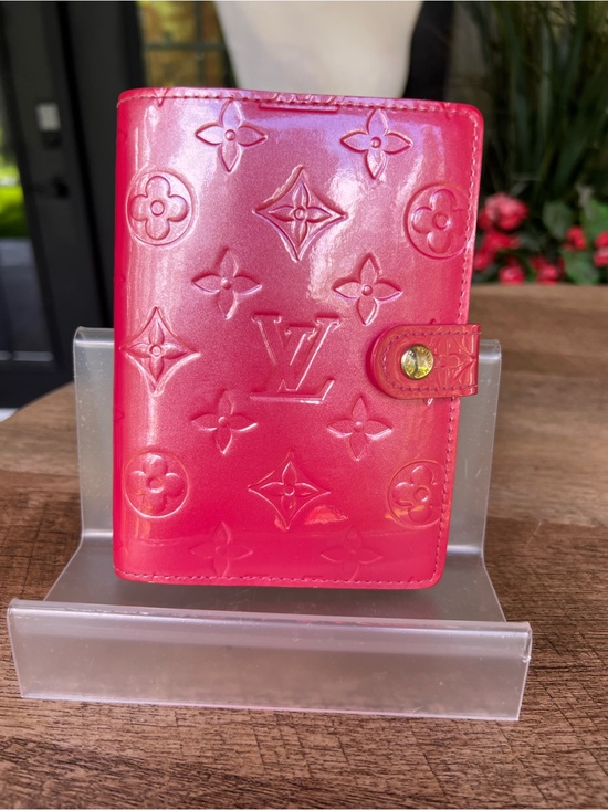 Louis Vuitton Handbags - Louis Vuitton Vernis Monogram Small Agenda Cover in Shiny Rose Pop Hot Pink